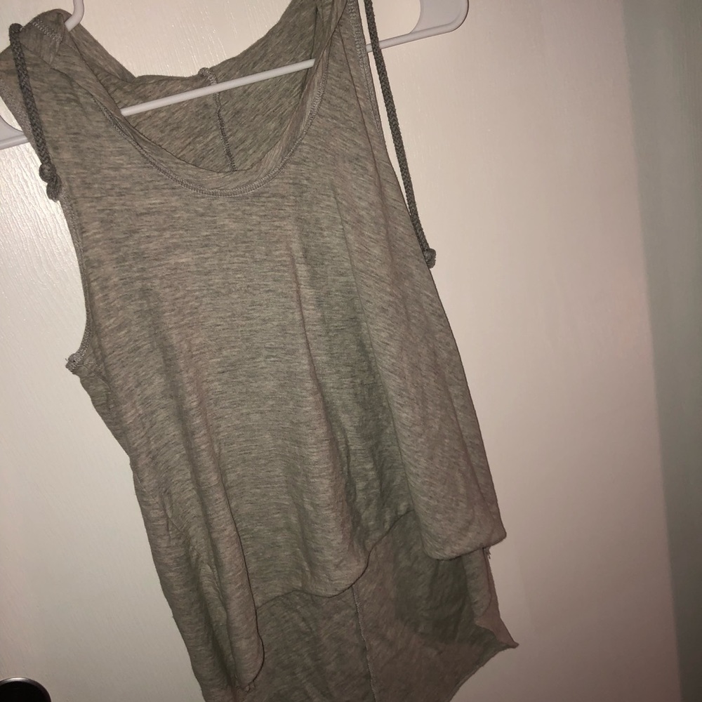 Gray muscle tee